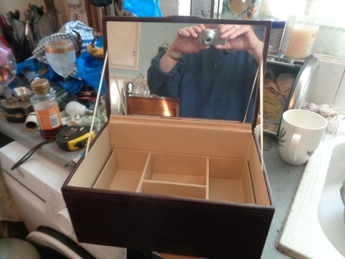 Jewellery box 11 - &, x