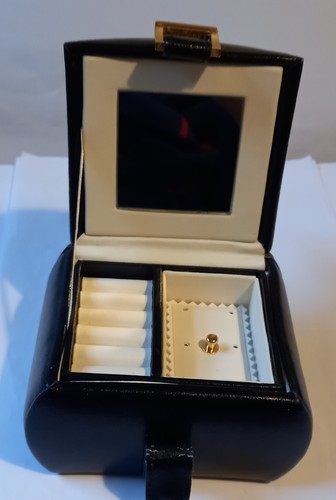Jewellery box marks - box, by